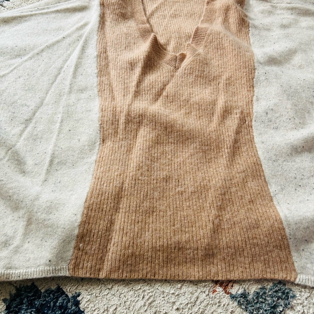 Garnet Hill V-Neck Batwing Sweater - Tan and Cream 100% cashmere